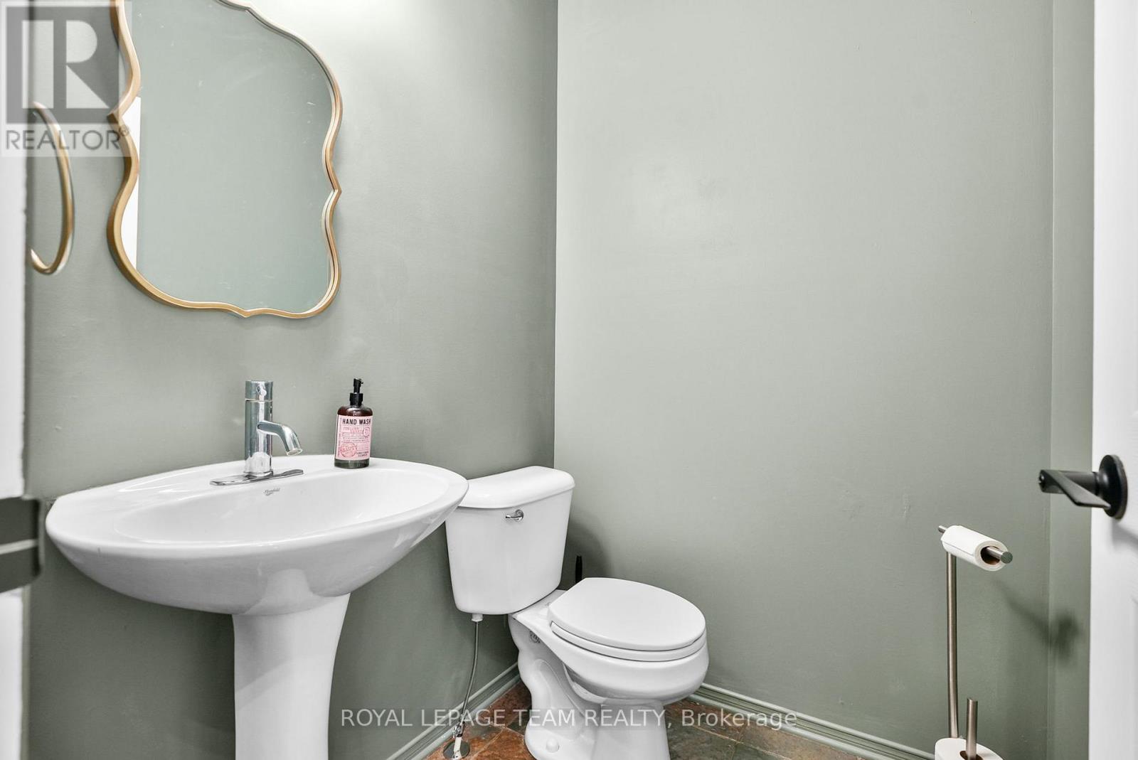 2122 Saunders Avenue, Ottawa, Ontario  K2A 4C7 - Photo 7 - X13096644