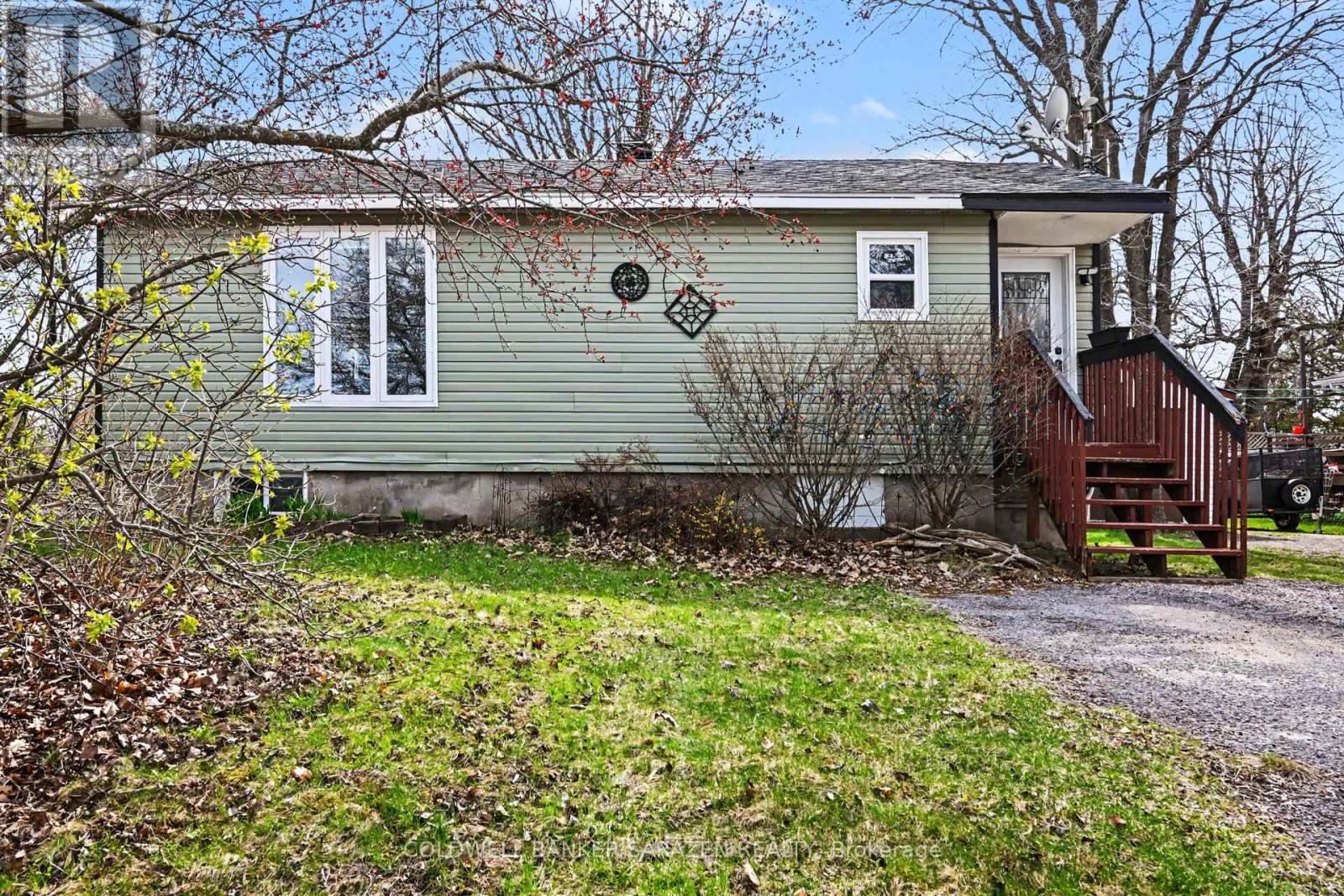 32 Phillips Street, Mcnab/braeside, Ontario  K0A 1G0 - Photo 2 - X13098066
