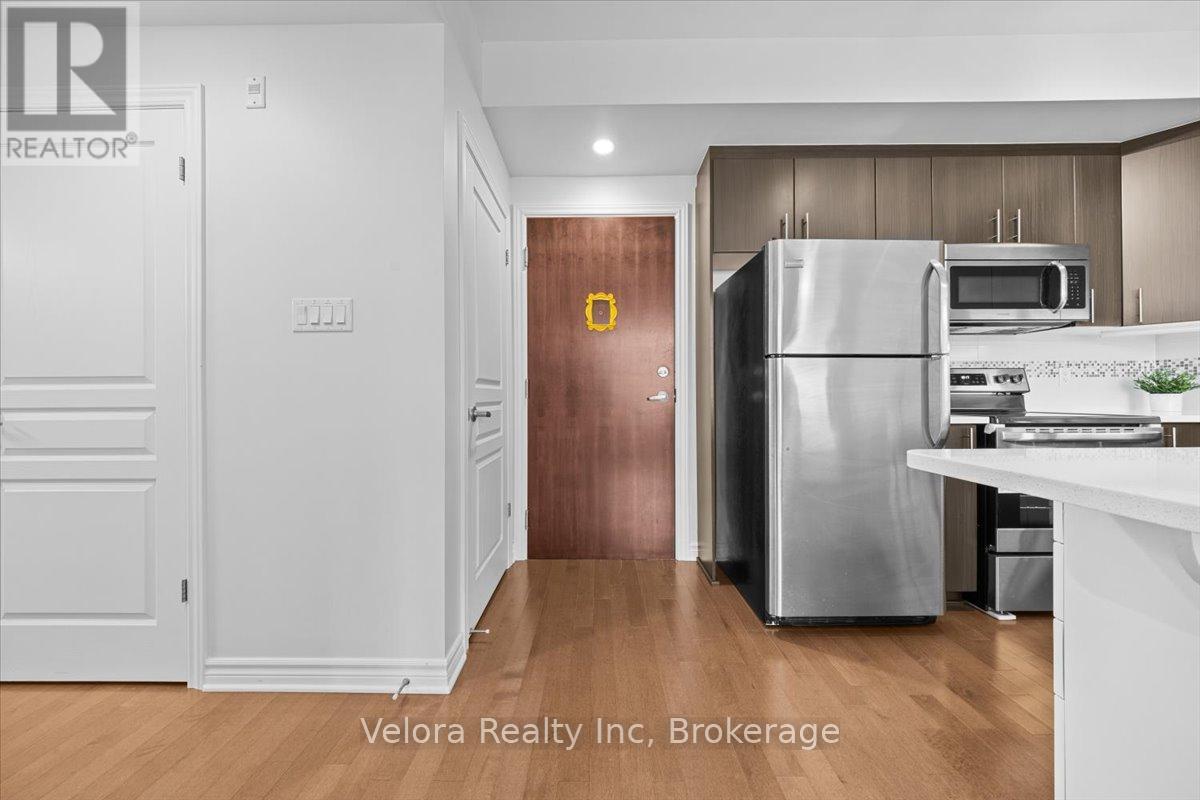 303 - 705 Beauparc Private, Ottawa, Ontario  K1J 0B6 - Photo 3 - X13098276