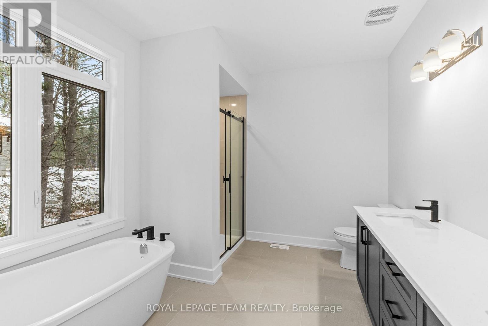 63 Hogan Drive, Mcnab/braeside, Ontario  K7S 0L1 - Photo 23 - X13098886