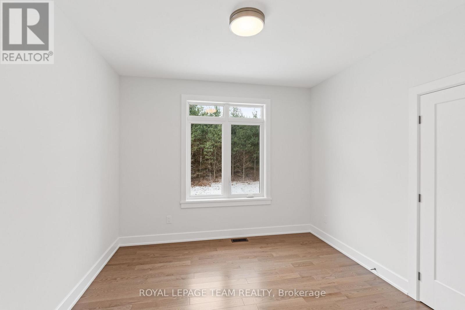 63 Hogan Drive, Mcnab/braeside, Ontario  K7S 0L1 - Photo 29 - X13098886
