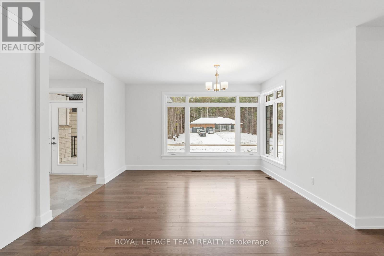 63 Hogan Drive, Mcnab/braeside, Ontario  K7S 0L1 - Photo 3 - X13098886