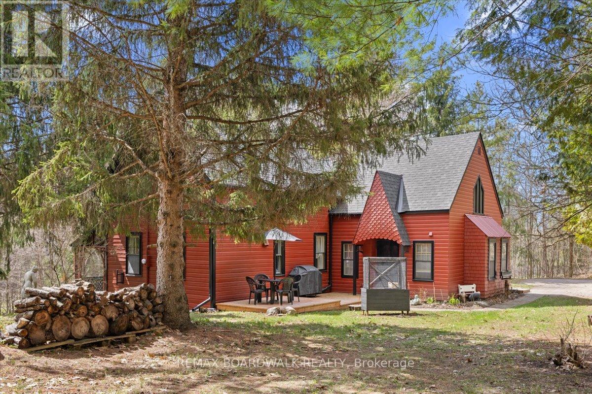 105 PURDONS BAY ROAD, Lanark Highlands, Ontario