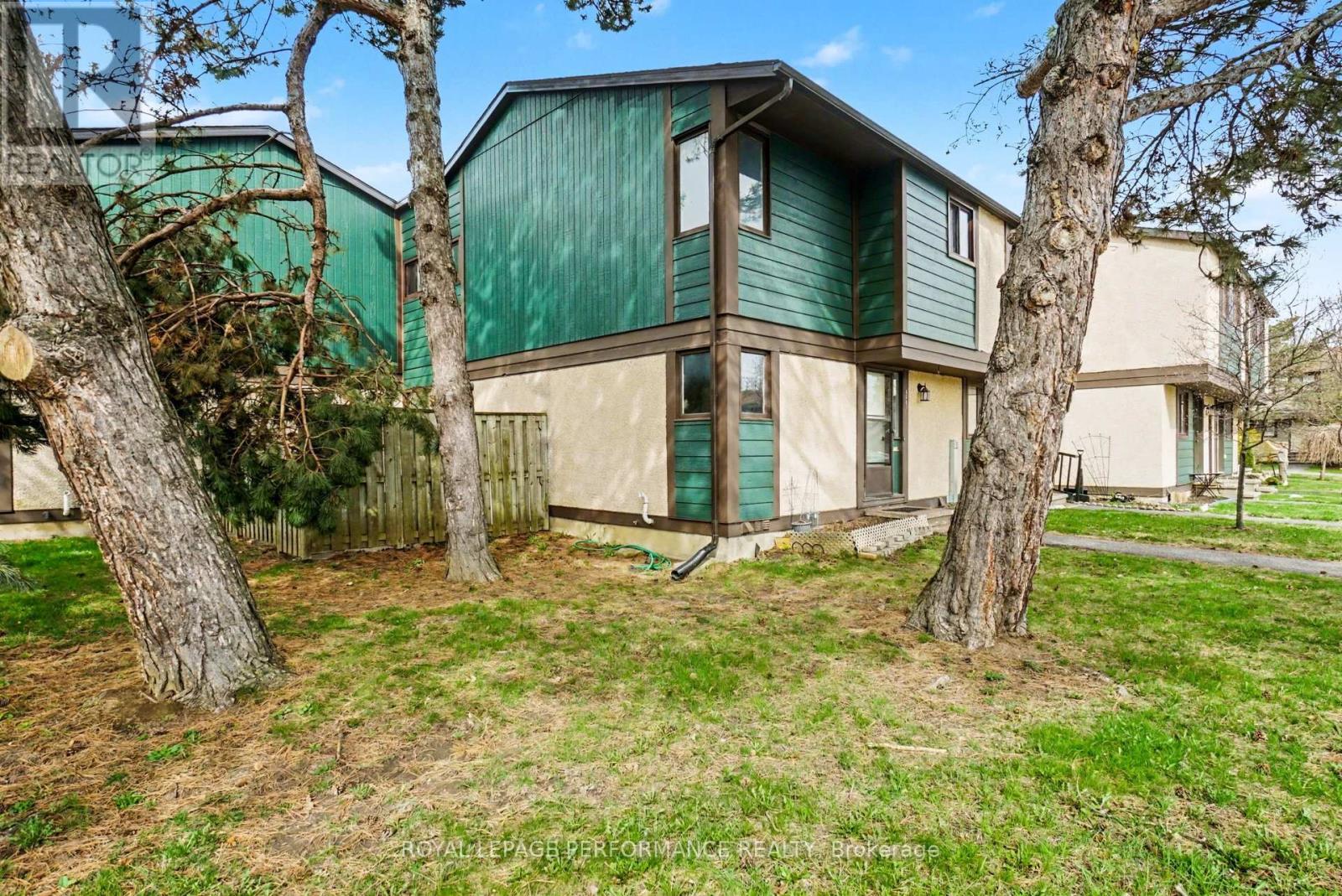 1641 Meadowbrook Road, Ottawa, Ontario  K1B 4W6 - Photo 2 - X13100180