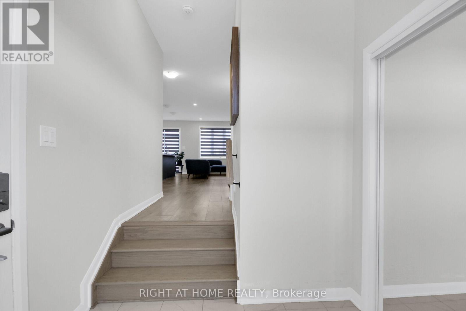 1020 Ballyhale Heights, Ottawa, Ontario  K2J 6Y6 - Photo 4 - X13100184