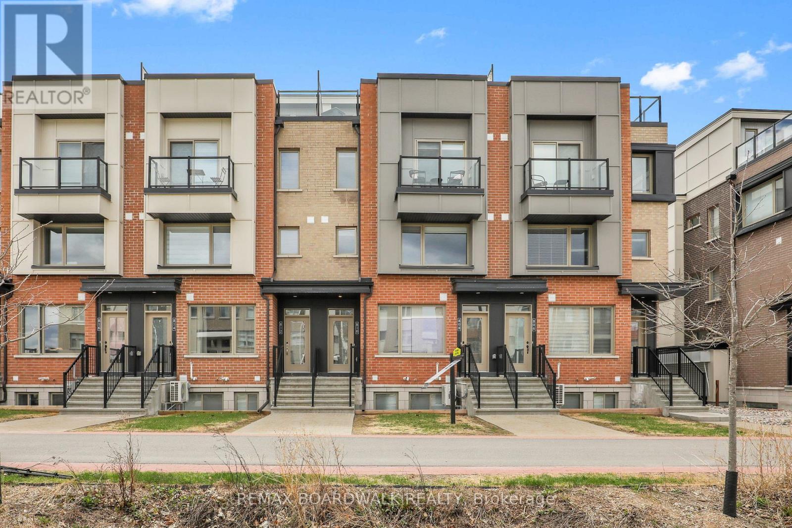 810 MIKINAK ROAD, Ottawa, Ontario