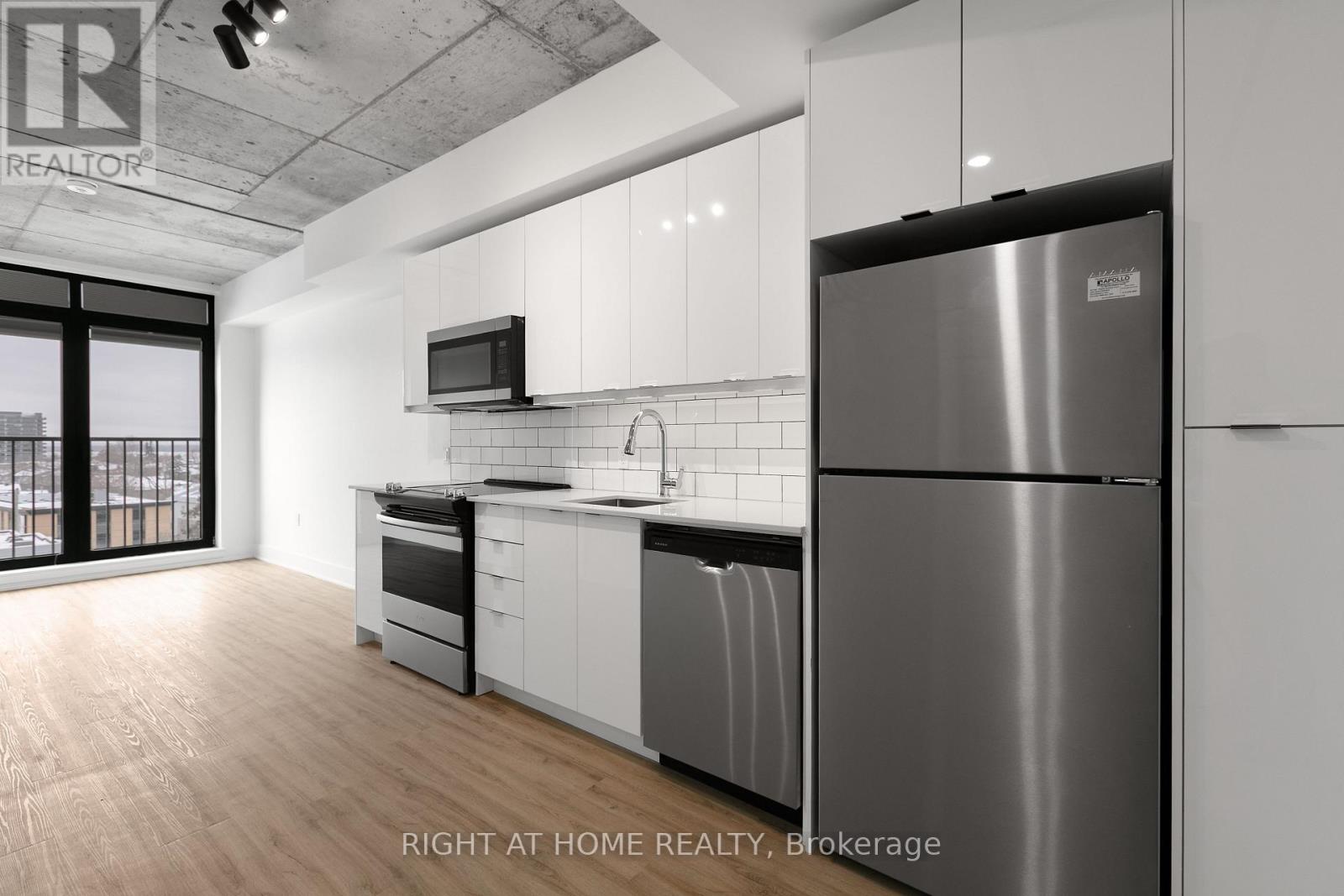 212 - 377 Winona Avenue, Ottawa, Ontario  K1Z 5H8 - Photo 4 - X13103618