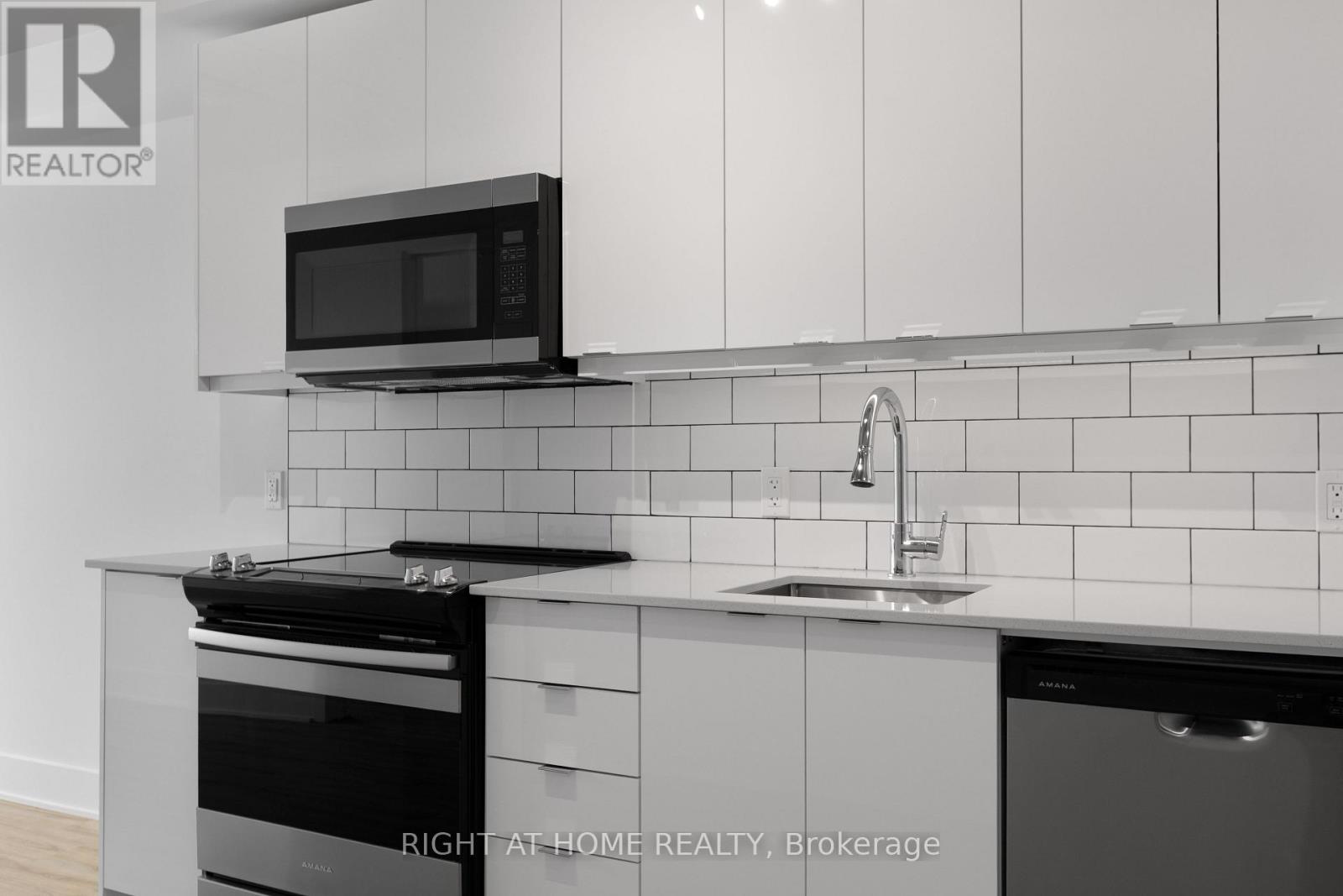 311 - 377 Winona Avenue, Ottawa, Ontario  K1Z 5H8 - Photo 2 - X13103622