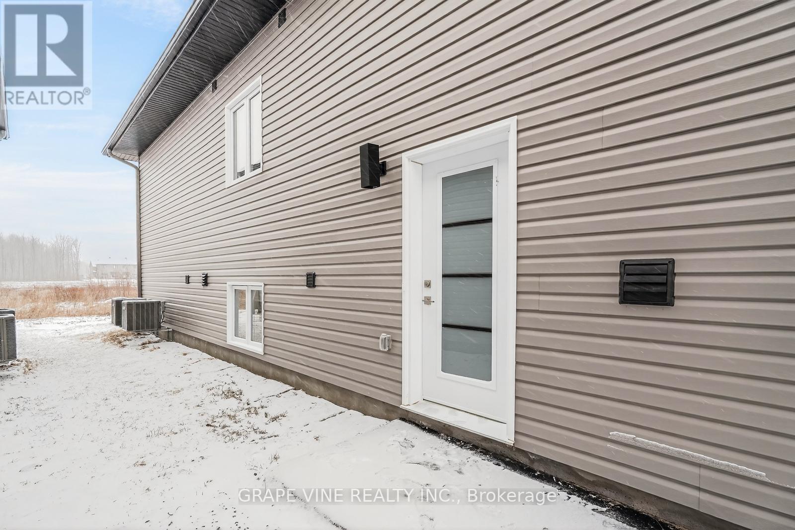 218-218a Cypress Street, The Nation, Ontario  K0A 2M0 - Photo 4 - X13104608