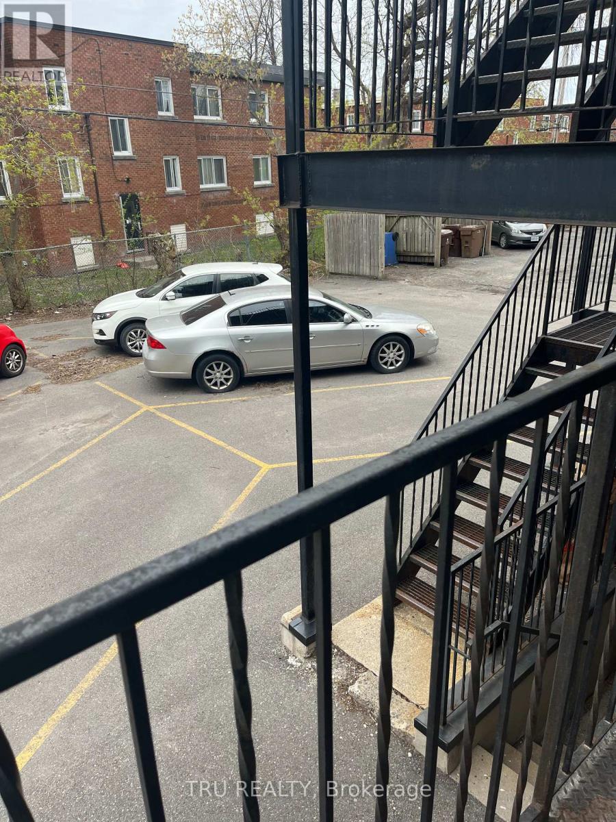 3 - 384 Blake Boulevard, Ottawa, Ontario  K1L 6L2 - Photo 13 - X13105910