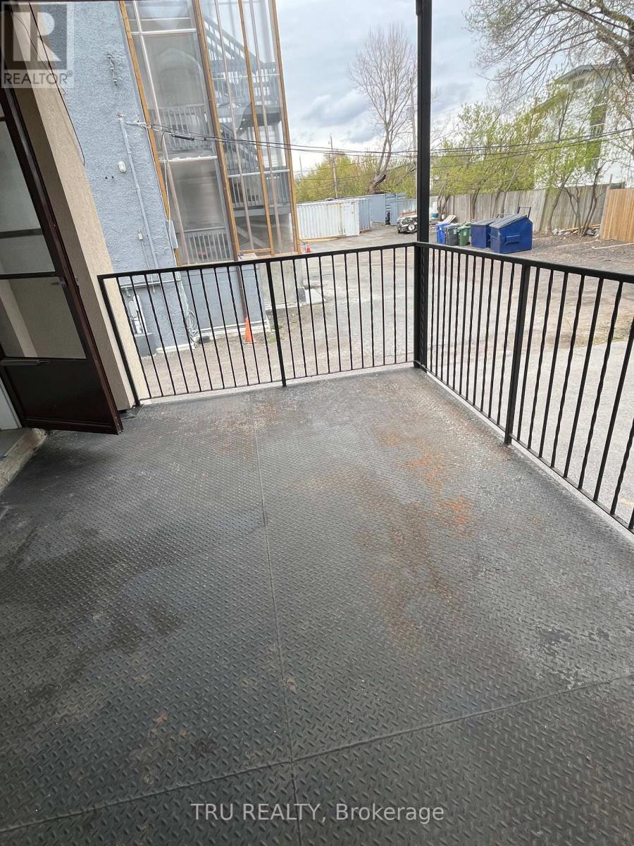 3 - 384 Blake Boulevard, Ottawa, Ontario  K1L 6L2 - Photo 15 - X13105910