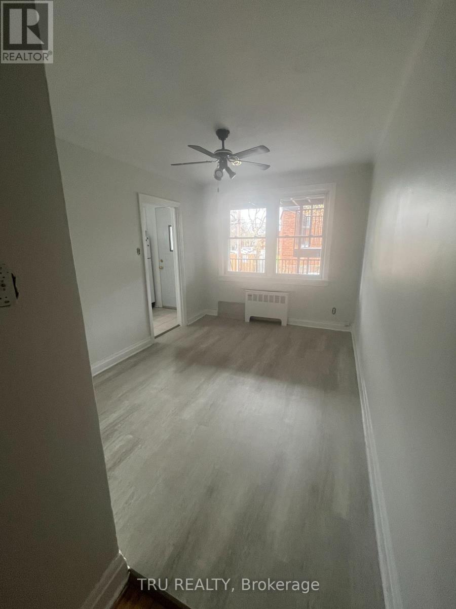3 - 384 Blake Boulevard, Ottawa, Ontario  K1L 6L2 - Photo 8 - X13105910
