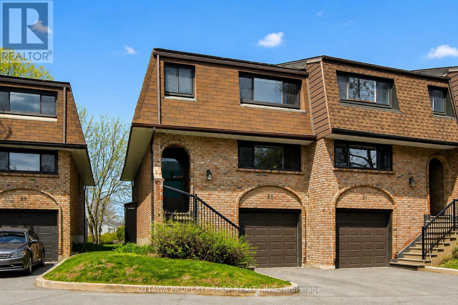 #30 - 2 BERTONA STREET, Ottawa, Ontario
