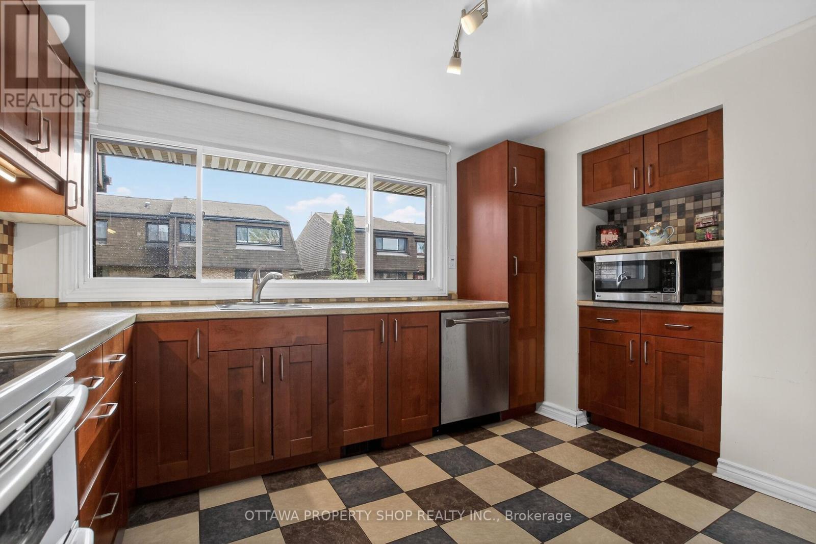 #30 - 2 Bertona Street, Ottawa, Ontario  K2G 0W2 - Photo 8 - X13106750