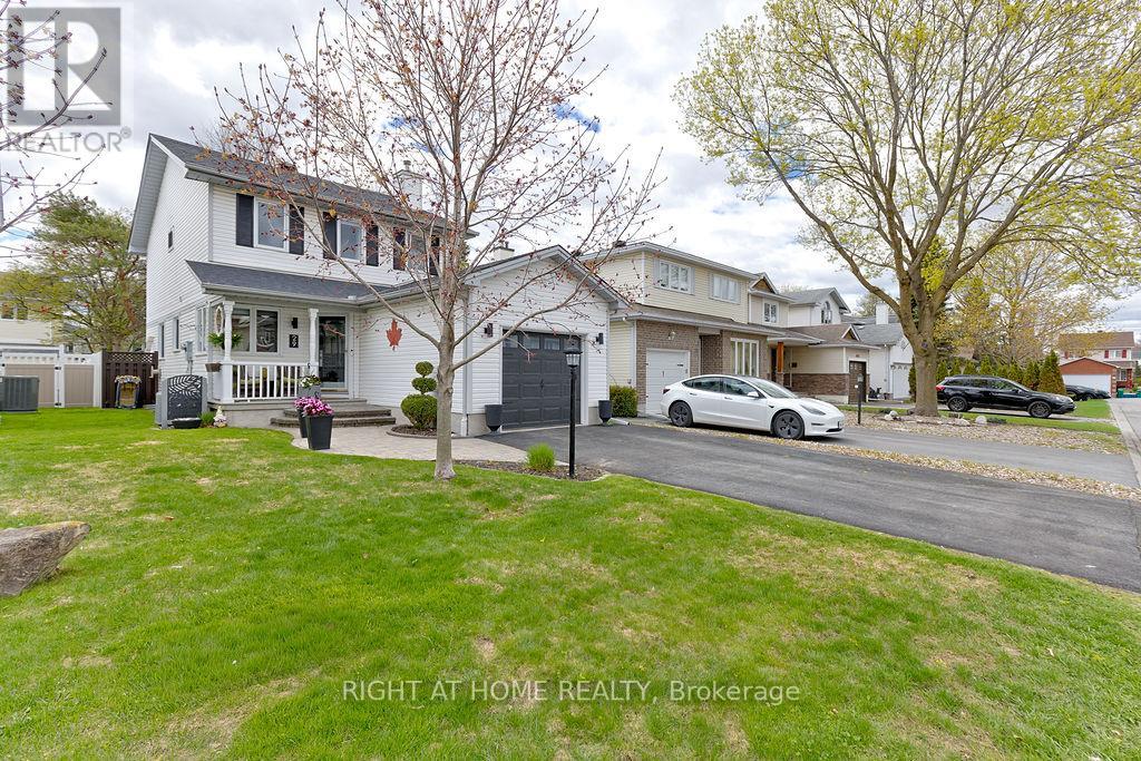 29 PEACOCK CRESCENT, Ottawa, Ontario
