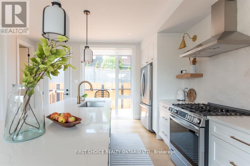 296 Riverdale Avenue, Ottawa, Ontario  K1S 1R1 - Photo 8 - X13108300