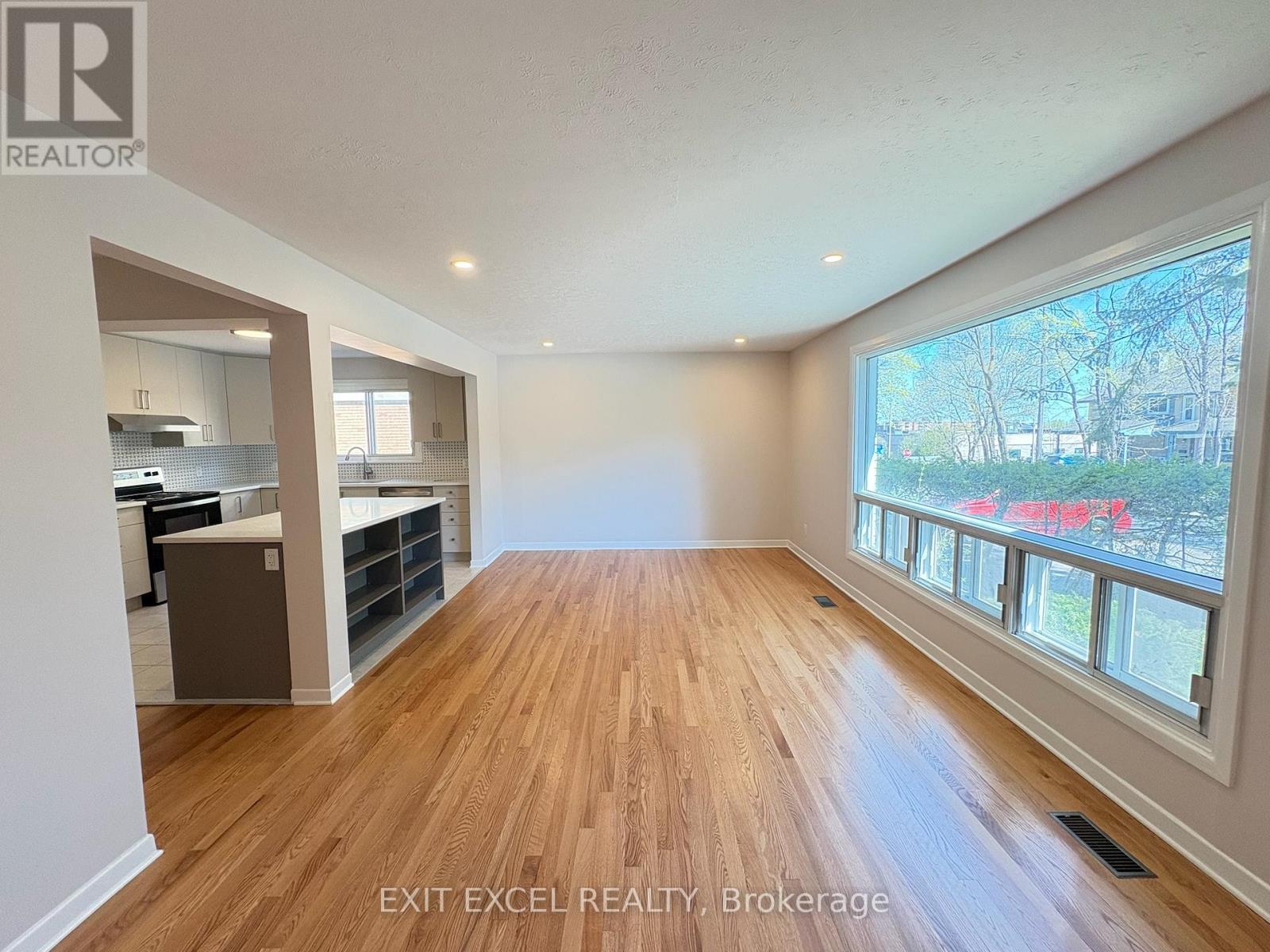 1 - 816 Dundee Avenue, Ottawa, Ontario  K2B 5S9 - Photo 2 - X13108810