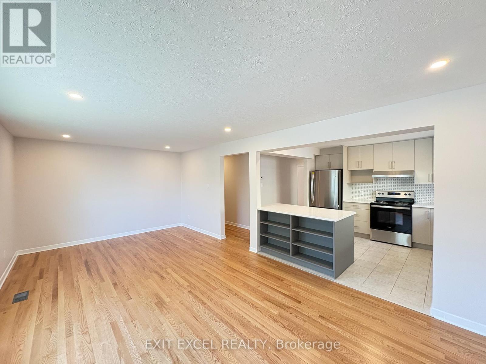 1 - 816 Dundee Avenue, Ottawa, Ontario  K2B 5S9 - Photo 3 - X13108810