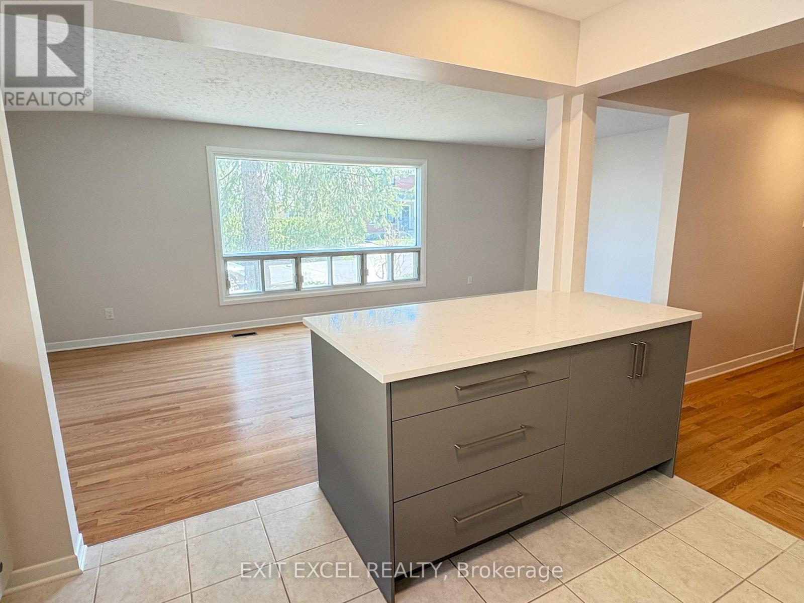 1 - 816 Dundee Avenue, Ottawa, Ontario  K2B 5S9 - Photo 5 - X13108810