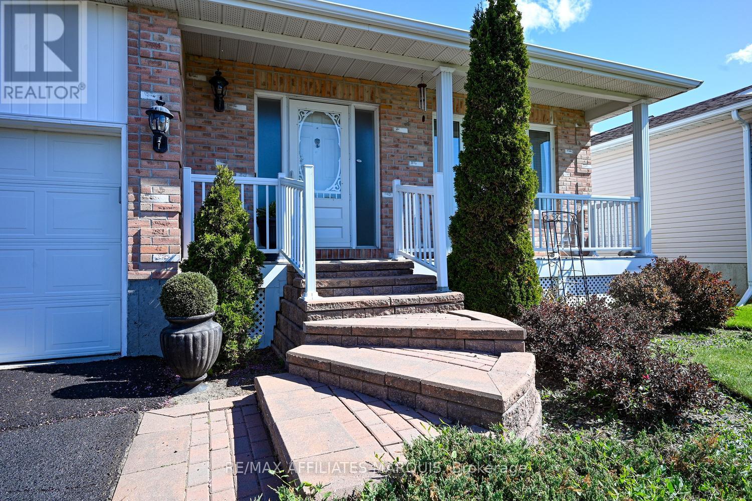 11 Decaria Boulevard, Perth, Ontario  K7H 3P6 - Photo 4 - X13108888