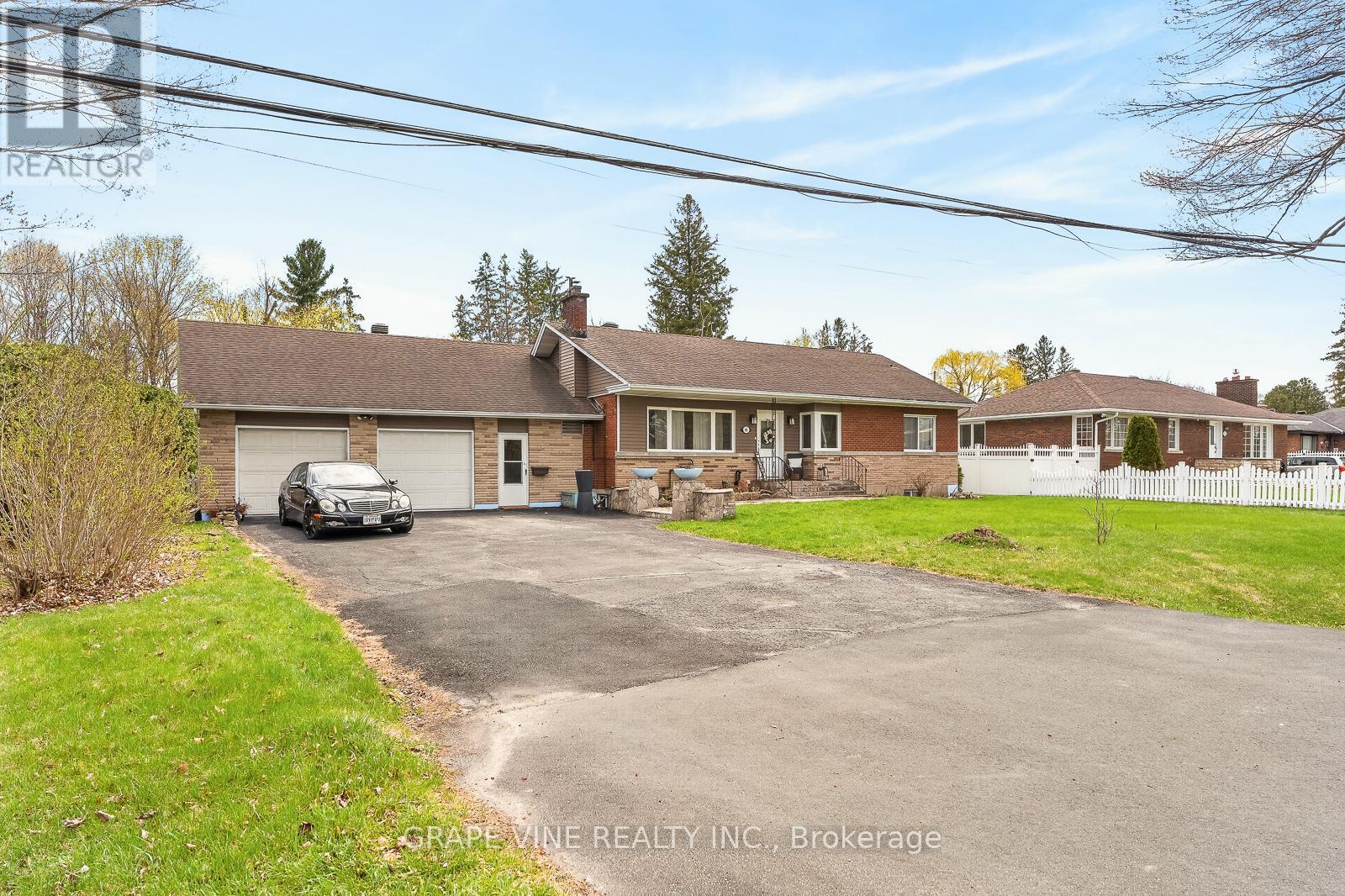 46 MACFARLANE ROAD, Ottawa, Ontario