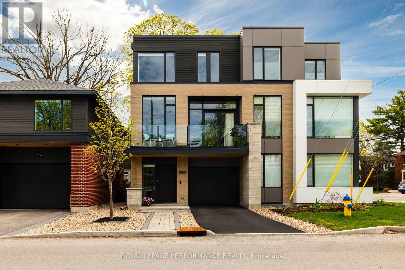 330 KENWOOD AVENUE, Ottawa, Ontario