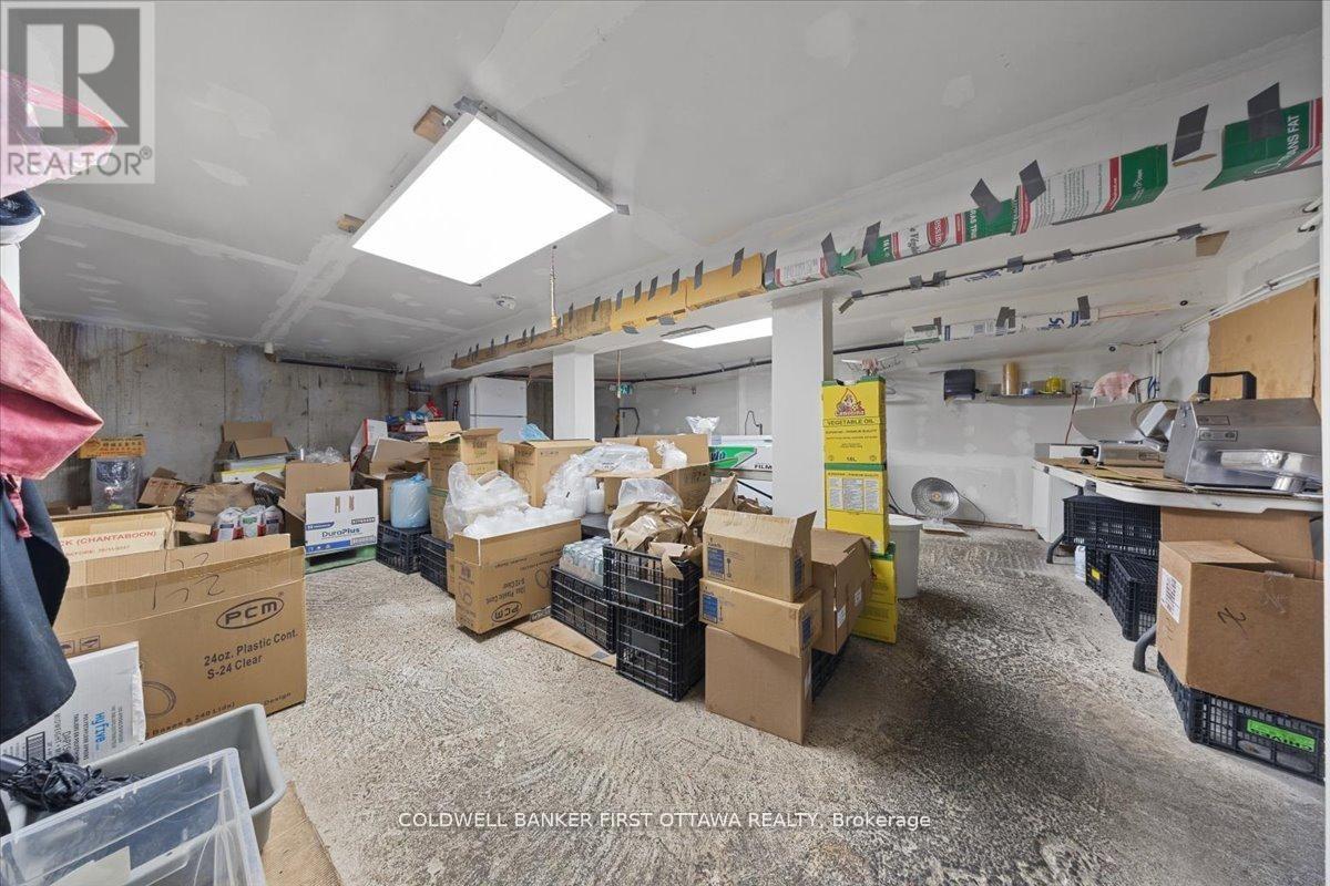 827 Somerset Street W, Ottawa, Ontario  K1R 6R4 - Photo 3 - X13111324