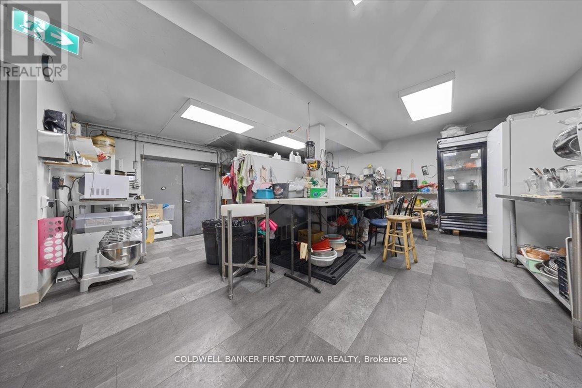 827 Somerset Street W, Ottawa, Ontario  K1R 6R4 - Photo 6 - X13111324