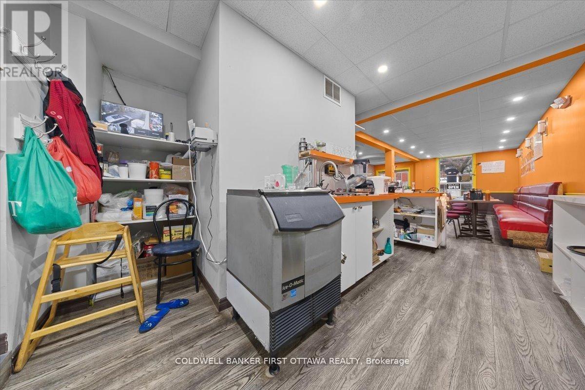 827 Somerset Street W, Ottawa, Ontario  K1R 6R4 - Photo 9 - X13111330