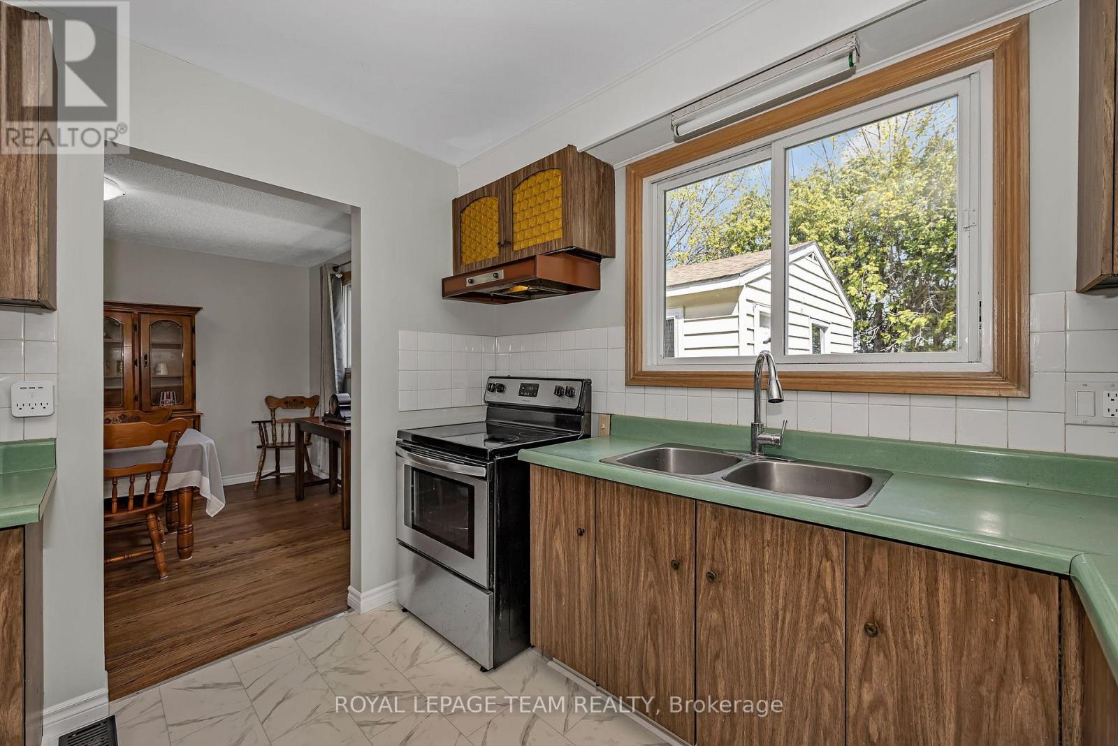 73 Southpark Drive, Ottawa, Ontario  K1B 3B5 - Photo 12 - X13112838