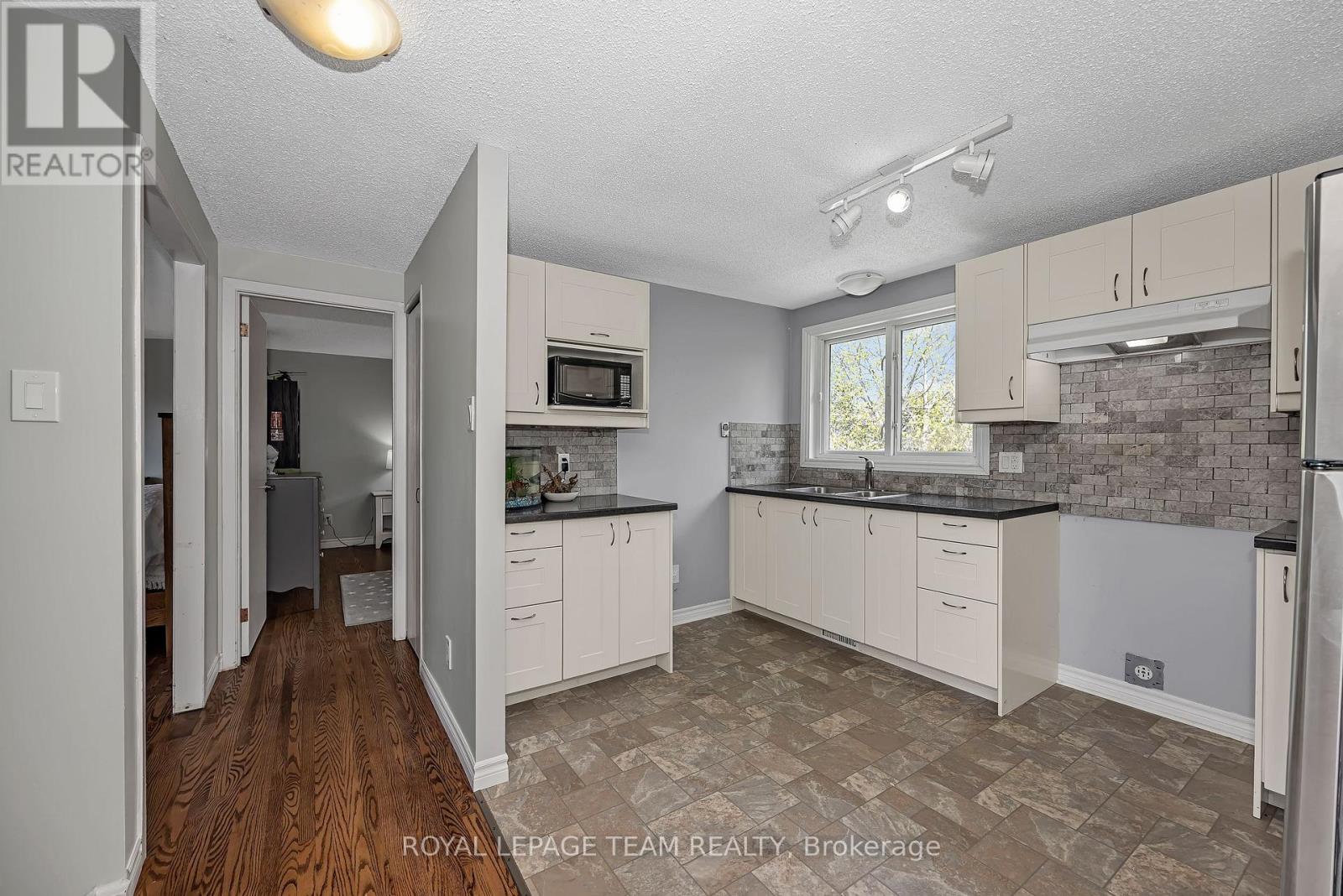 73 Southpark Drive, Ottawa, Ontario  K1B 3B5 - Photo 24 - X13112838