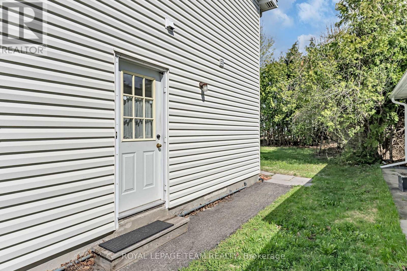 73 Southpark Drive, Ottawa, Ontario  K1B 3B5 - Photo 43 - X13112838