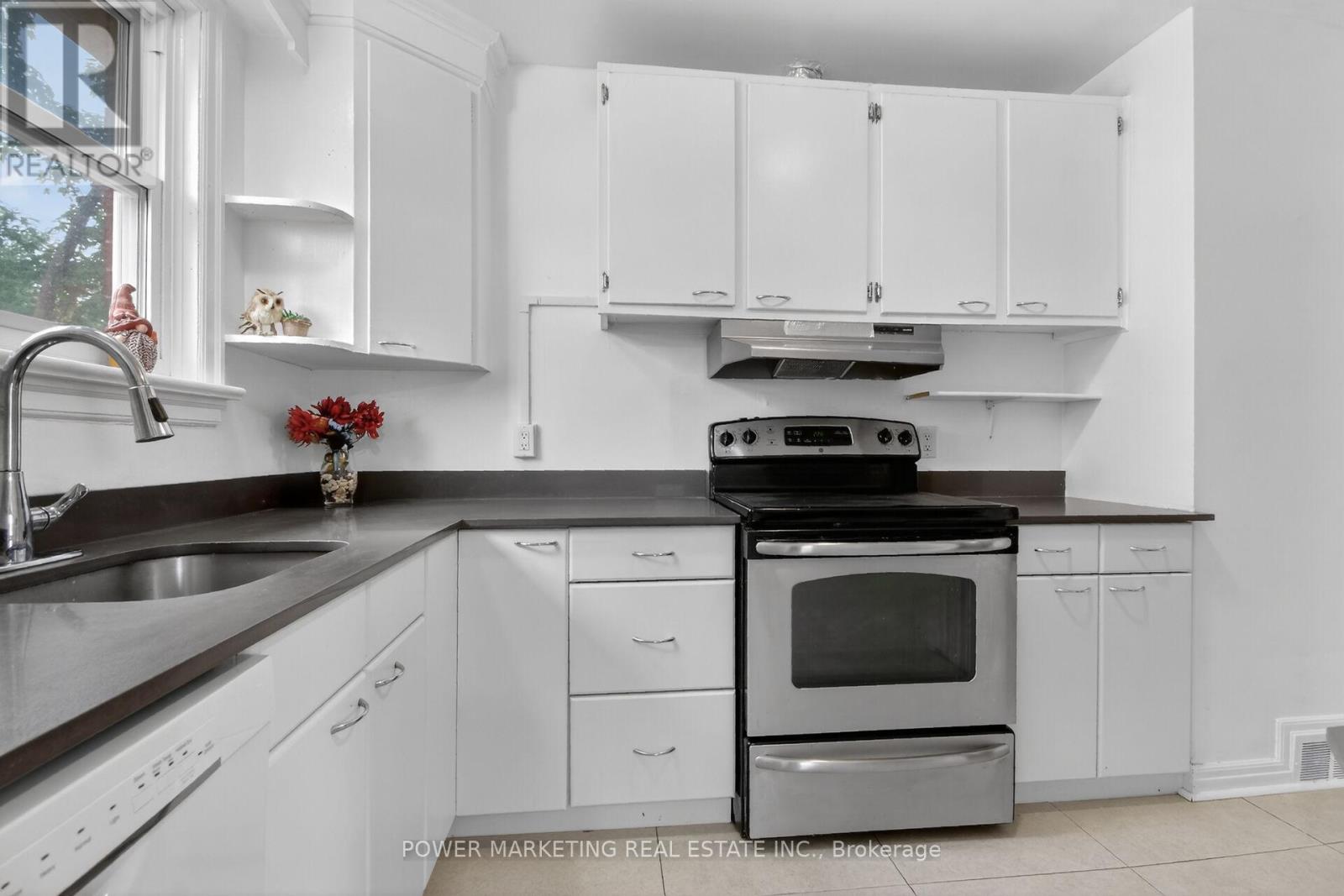 391 Greenwood Avenue, Ottawa, Ontario  K2A 0X4 - Photo 12 - X13112884