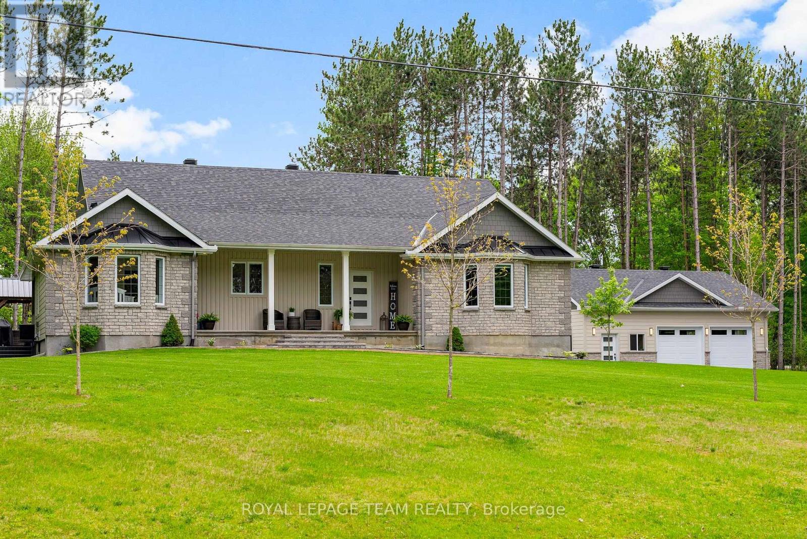 108 ROYAL TROON LANE, Ottawa, Ontario