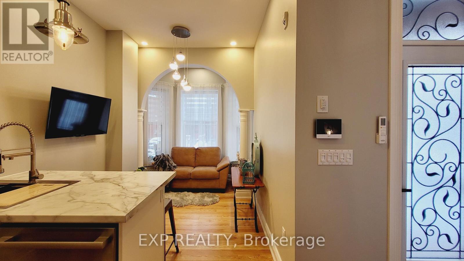 101 - 157 James Street, Ottawa, Ontario  K1R 5M4 - Photo 2 - X13114220