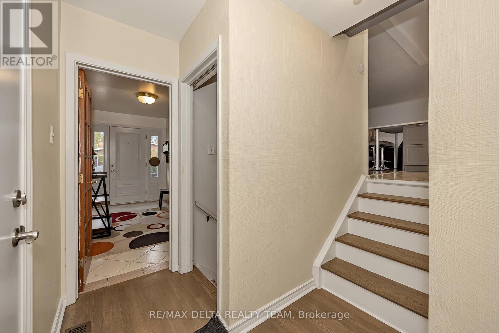 2350 Georgina Drive, Ottawa, Ontario  K2B 7M5 - Photo 6 - X13114332