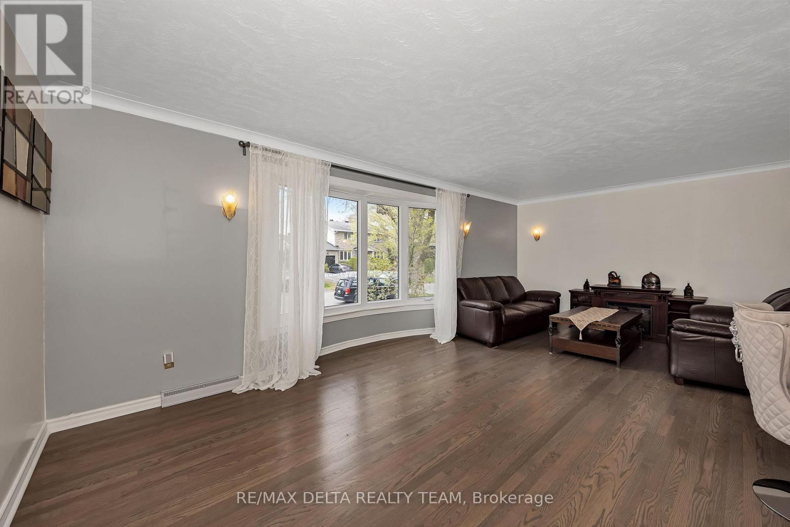 2350 Georgina Drive, Ottawa, Ontario  K2B 7M5 - Photo 7 - X13114332