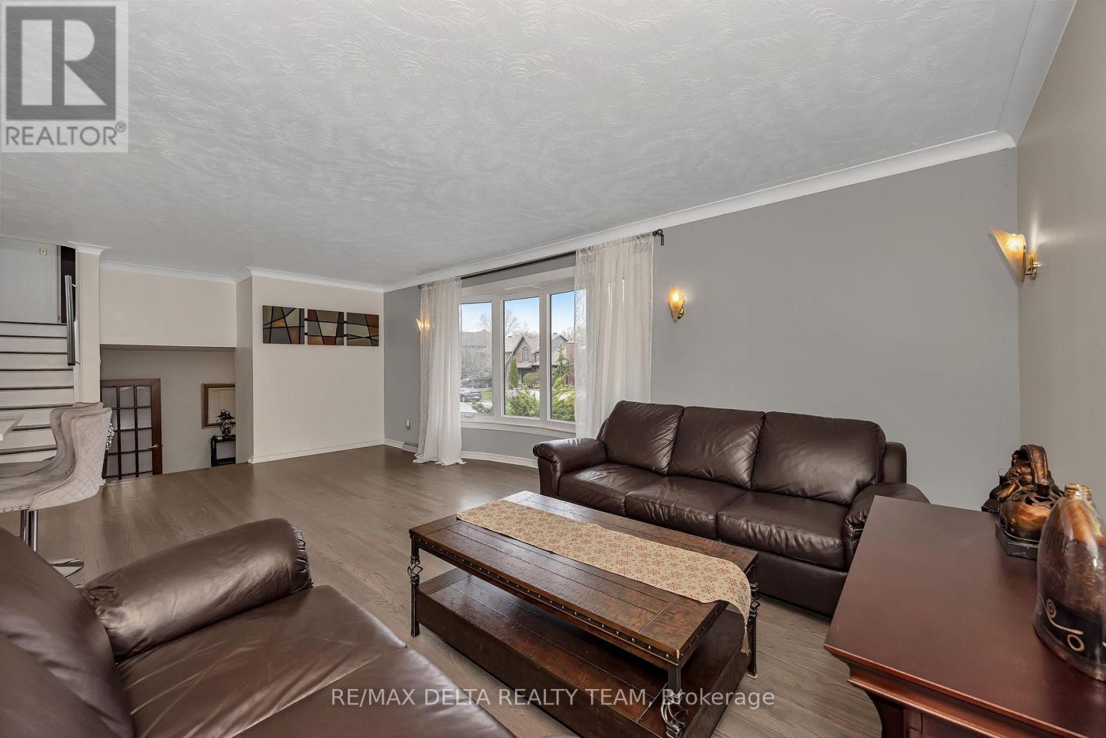 2350 Georgina Drive, Ottawa, Ontario  K2B 7M5 - Photo 8 - X13114332