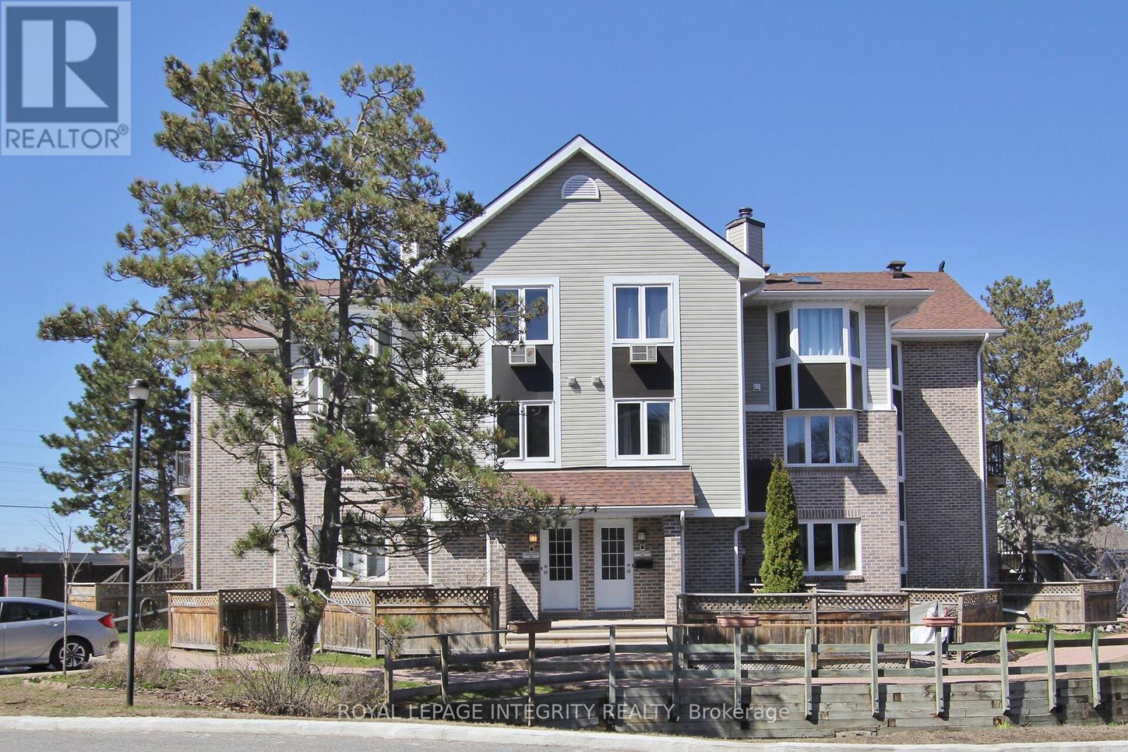 10 - 3 STONEBANK CRESCENT, Ottawa, Ontario