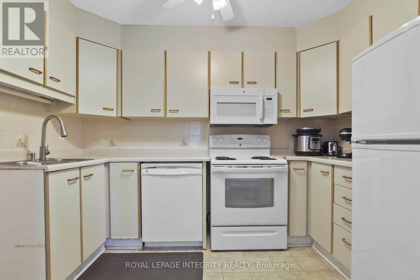 10 - 3 Stonebank Crescent, Ottawa, Ontario  K2H 9M2 - Photo 17 - X13115374