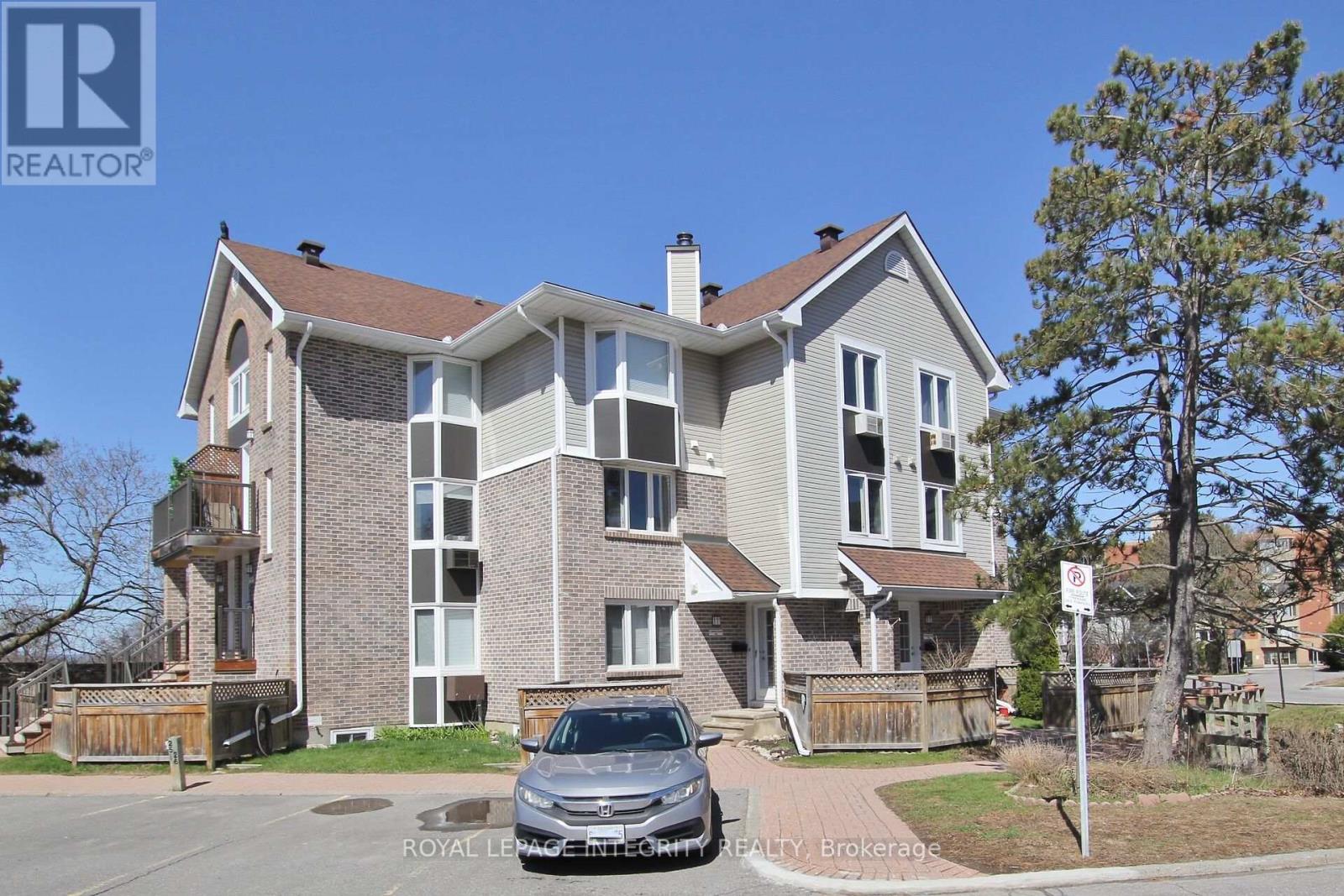 10 - 3 Stonebank Crescent, Ottawa, Ontario  K2H 9M2 - Photo 3 - X13115374