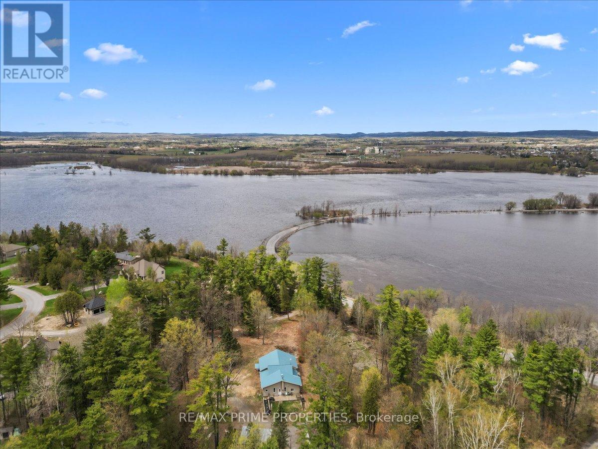 517 WILSON ROAD, Clarence-Rockland, Ontario
