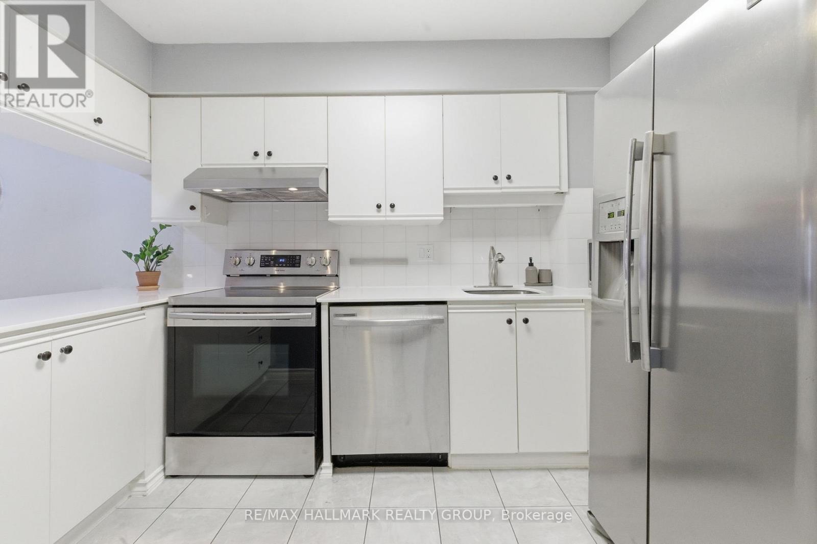 3 - 390 Briston Private, Ottawa, Ontario  K1G 5R3 - Photo 12 - X13116658