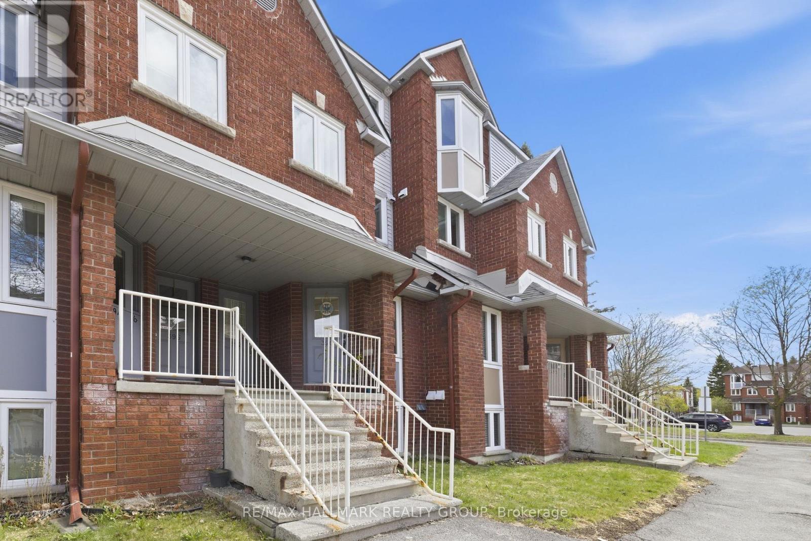 3 - 390 Briston Private, Ottawa, Ontario  K1G 5R3 - Photo 2 - X13116658