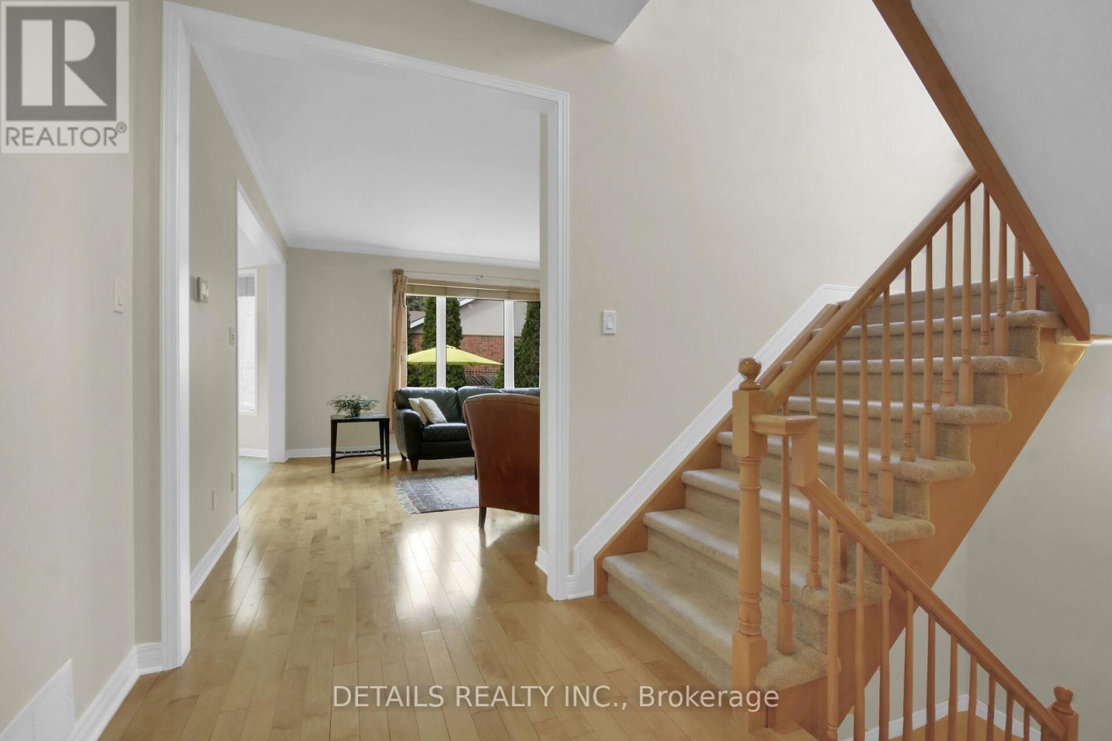 7 Stonecroft Terrace, Ottawa, Ontario  K2K 2V1 - Photo 4 - X13117360