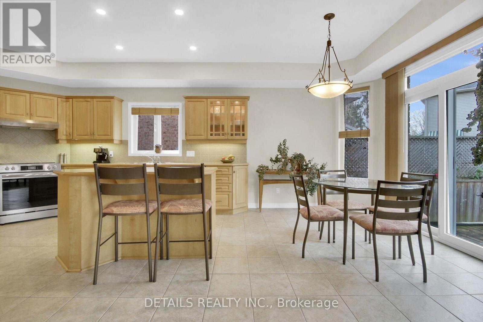 7 Stonecroft Terrace, Ottawa, Ontario  K2K 2V1 - Photo 5 - X13117360