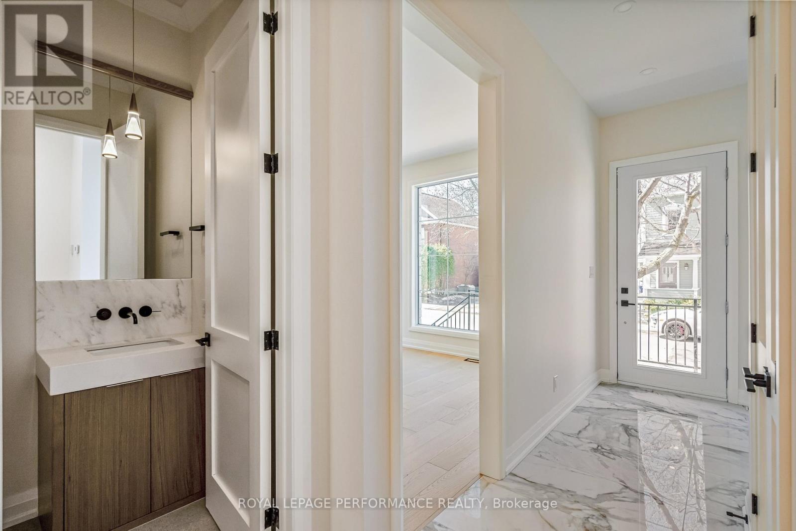 31 Commanda Way, Ottawa, Ontario  K1M 1G1 - Photo 2 - X13117404