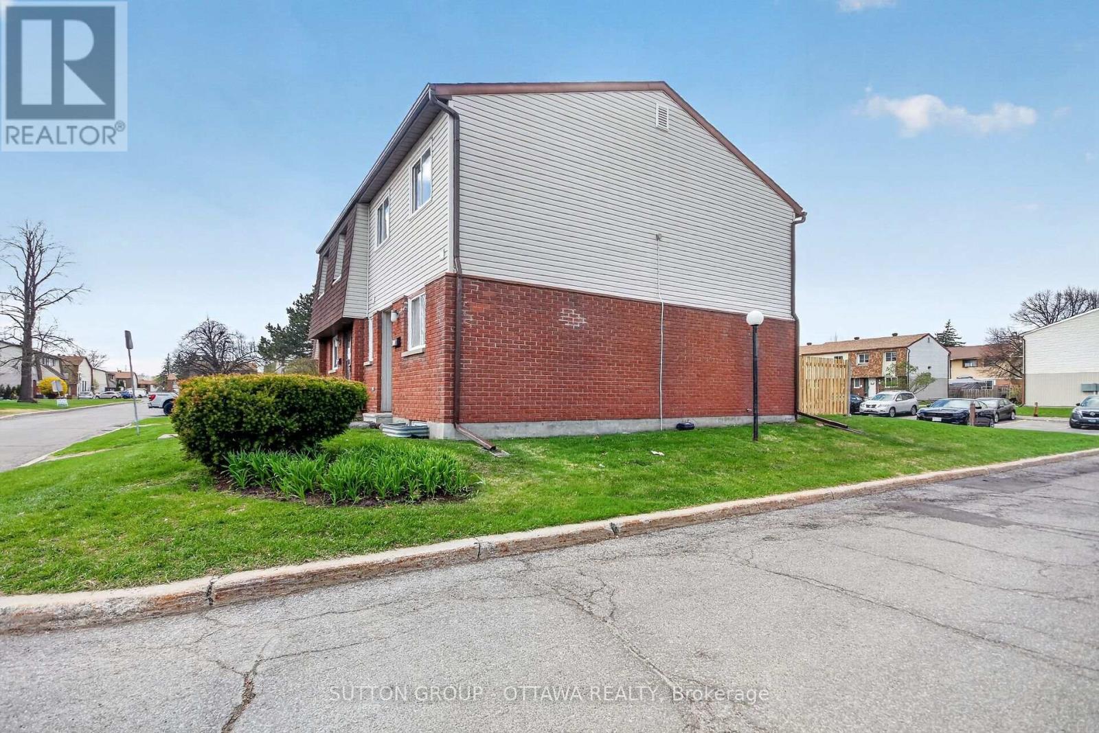 79 - 35d Woodvale Green, Ottawa, Ontario  K2G 4H3 - Photo 2 - X13117996