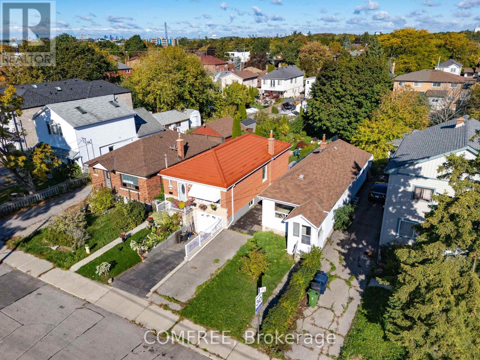 18 Glasgow Avenue, Toronto, Ontario  M1K 1C1 - Photo 11 - E13119114