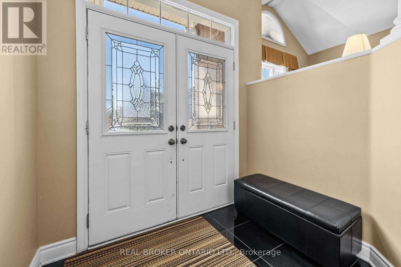 204 Hillpark High Street, Ottawa, Ontario  K1W 0B5 - Photo 2 - X13120428